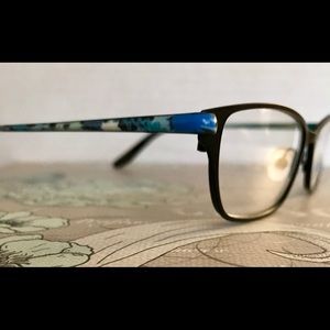 Vera Bradley viola eyeglass in Camofoil 50-14 135